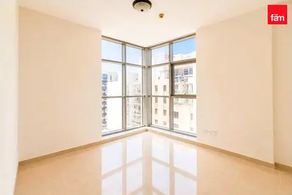 Closed kitchen |Chiller Free | bright and spacious
