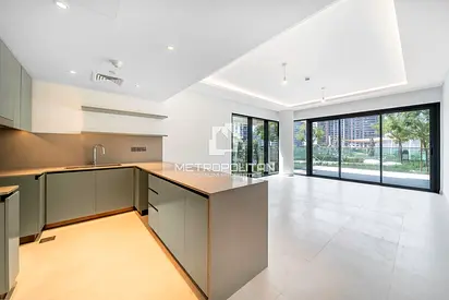 Rare2BR with Spacious Terrace Overlooking the Park