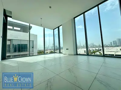 UN FURNISHED CORNER TOP FLOOR FULL SKY LINE VIEW
