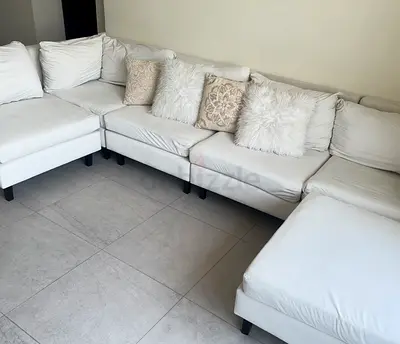 Large White L-Shaped Modular Sofa - 6 seaters