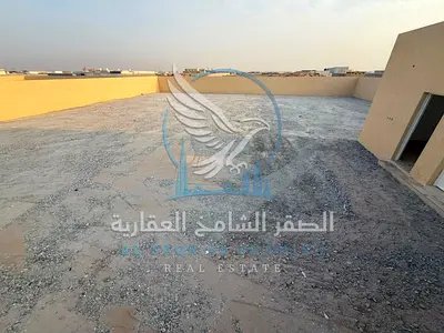 حوطه مساحه 10 الف قدم مربع | سعر مميز | 2 مكتب | حمام | شارع رئيسي | اي نشاط