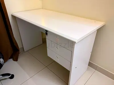 White office desk with 3 drawers - sturdy simple design