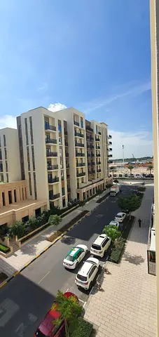 🏡 للبيع شقة فخمة في جزيرة مريم – الشارقة 🌊✨