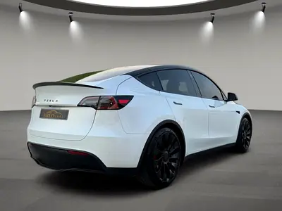 2023 Tesla MODEL Y — фото 5