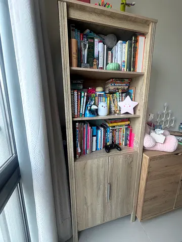 Book shelf in excellent condition
