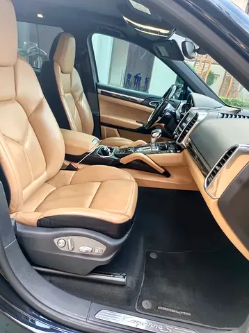 صورة 3 لـ 2015 Porsche CAYENNE
