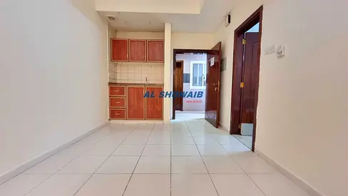 STUDIO BEHIND CALIFORNIA HOTEL NAIF