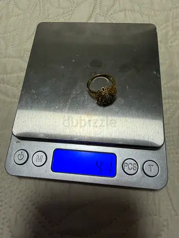 Diamond ring in solid 18k gold