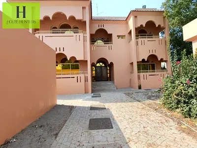 Luxury 5BR Villa Near Beach