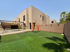 Like new 4 bedroom townhouse wardrobes garden central ac swimming pool gym big hall parking 175k