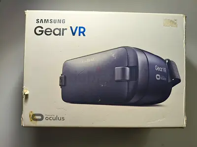 Samsung Gear VR headset (with original box) - Excellent Condition