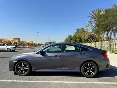2017 Honda CIVIC — фото 10