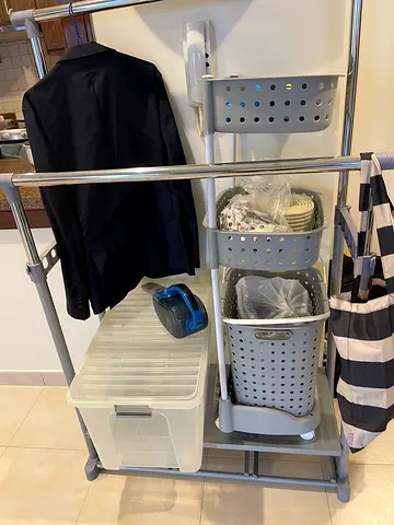 Metal Clothes Rack with Storage Baskets …….(plastic drawer is free -)Good Condition