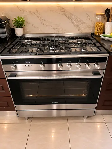Siemens IQ700 Top Gas Oven Electric Digital Cooking Range Sam Like New Condition 90cm