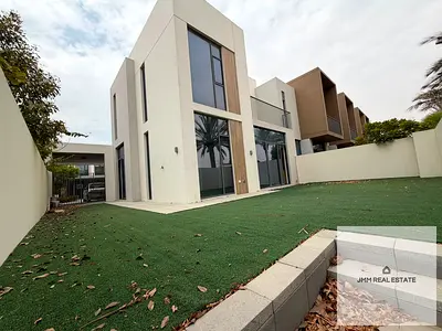 Corner Unit | Vacant | Huge Plot