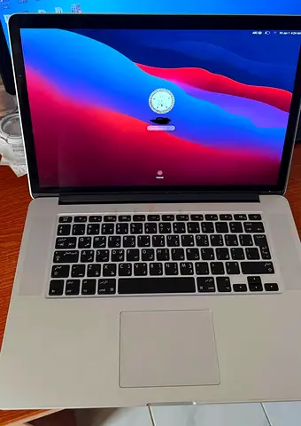 Apple Macbook Pro (Retina, 15Inch, Mid 2015)