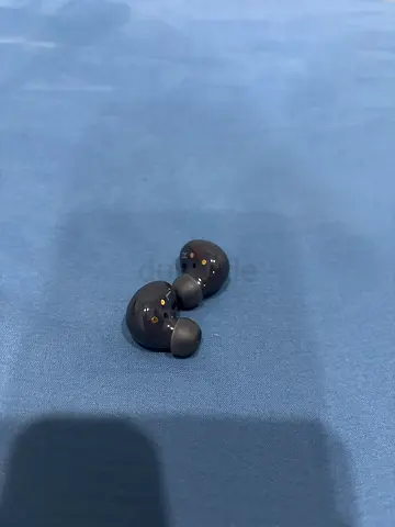 Used only once Samsung Buds 2 (earphones only) - excellent working condition.