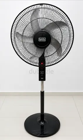 Black & Decker Adjustable Pedestal Fan with Remote Control - Good Condition