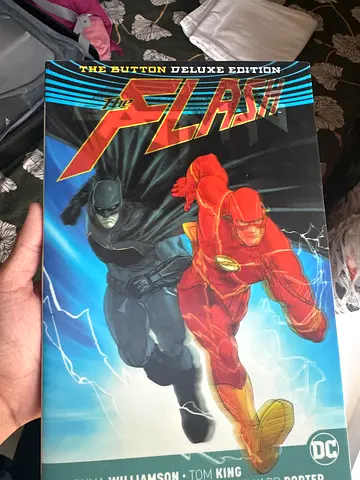 The Flash Deluxe Edition (Batman vs Flash) Graphic Novel