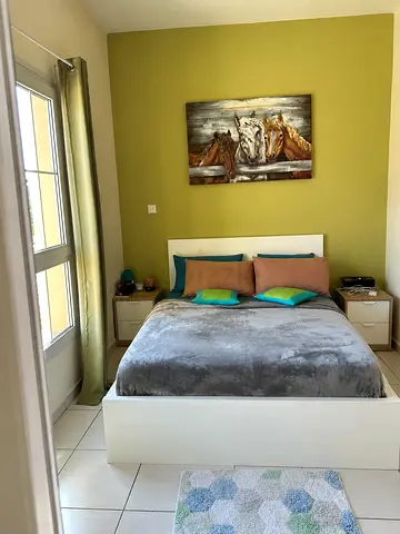 White double bed frame with bedside tables - good condition Queen Size ( 160x200)