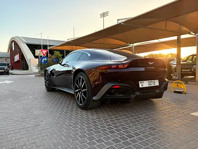 2019 Aston Martin VANTAGE — фото 5