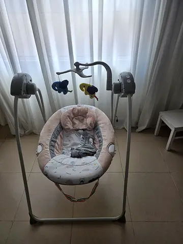 Baby electric swing with mobile - gently used