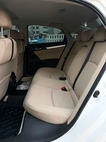 صورة 9 لـ 2021 Honda CIVIC