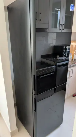 Hitachi bottom freezer refrigerator 60cm width 190cm height Excellent Condition