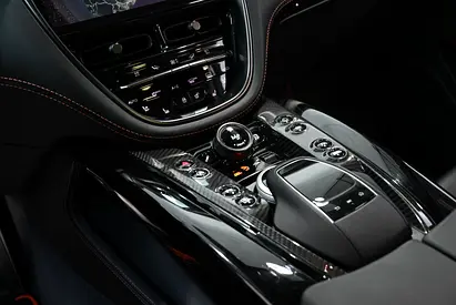 صورة مصغرة 10 لـ 2023 Aston Martin DBX