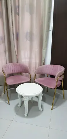 Luxury Pink Velvet Armchairs with Gold Frame + Decorative Side Table – 3 Piece Set