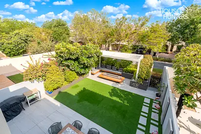 Owner occupied I Quiet location I Stunning Garden