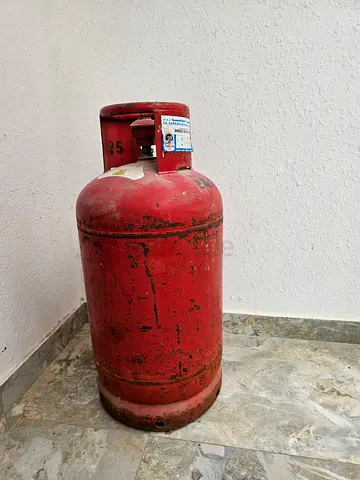 Used Red LPG Gas Cylinder - 20kg (needs refill)