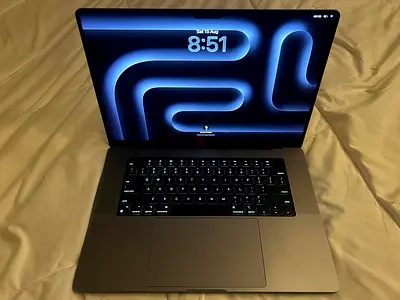 MacBook pro 2021 M1 pro 16" 32gb 1T SSD NVMe