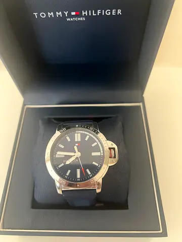Tommy Hilfiger men's wristwatch — blue dial, leather strap (boxed)