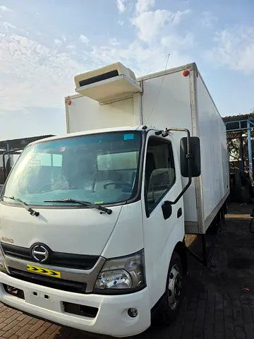 Hino 300 714 Freezer Truck 2020 GCC Specs - Excellent Condition
