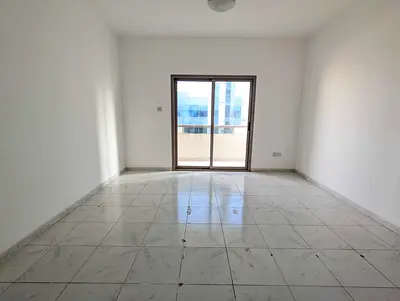 2bhk 2bathroom with balcony parking maintenance free 47k rent 4cheque payment