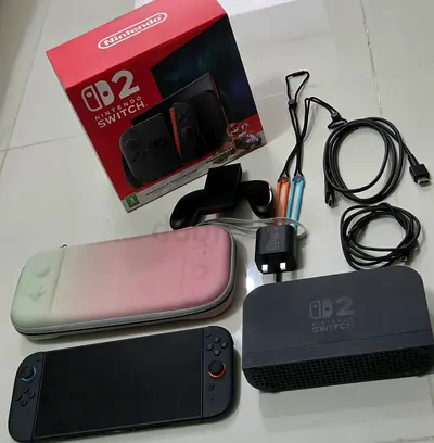 Nintendo Switch 2, like new all working perfectly with carrying case