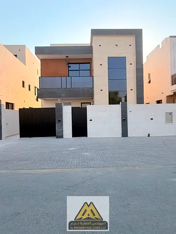 Luxury villa all fees included 5master bedrooms in Al Helio2 area strategic location directly on Sheikh Mohammed Bin Zayed Road close to all services