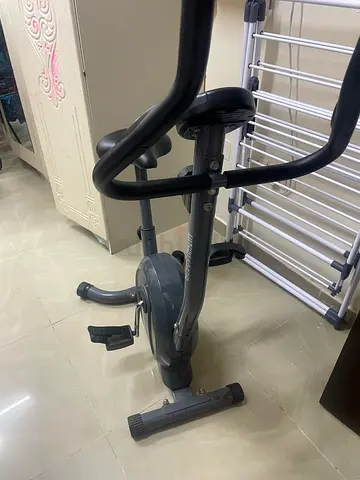 Barely used and well maintained. Perfect for home workouts, cardio & weight-loss training.