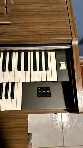 Used vintage electric organ in good working condition