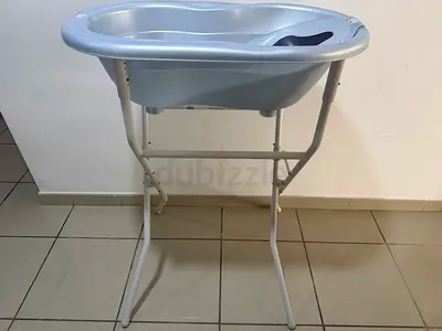 Baby bathtub with stand (super condition - brand rotho)