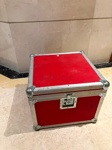 Aluminum & plywood flight case/ box