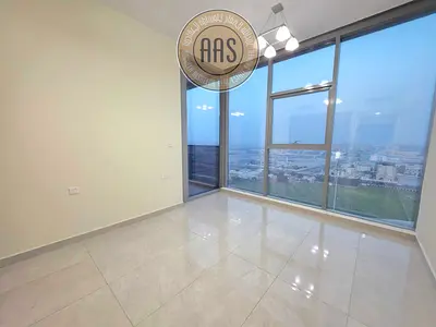 Like A New Building | 2Bed+Maid Room | Easy Access To Metro