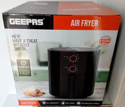 Air Fryer 4L Geepas (GAF37513) - Brand New