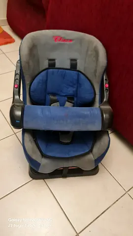 Infant car seat / baby carrier - used, good condition
