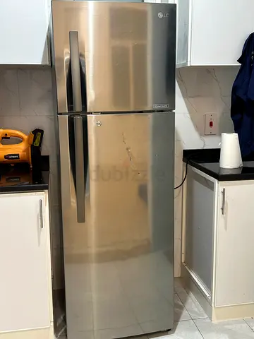 LG Smart Inverter Refrigerator / Freezer (Model GR-B422RLHL) – AED 500