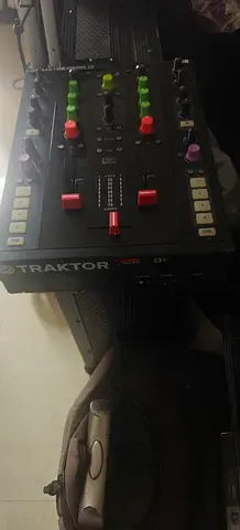 Native Instruments Traktor DJ Mixer Z2 - Good Working Condition