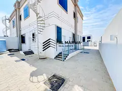 Best offer 5bhk with huge majlis big yard just 140