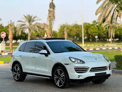 2014 Porsche CAYENNE — миниатюра 3