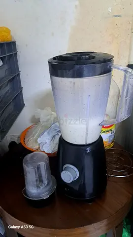 Used countertop blender with mill/grinder attachment - working condition